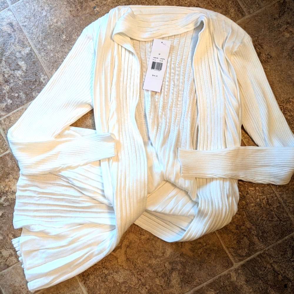 NWT. White cardigan